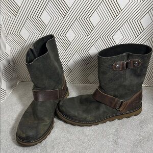 Sorel Scotia boots Women's Dark Brown and black moto Boot women’s size 6.5